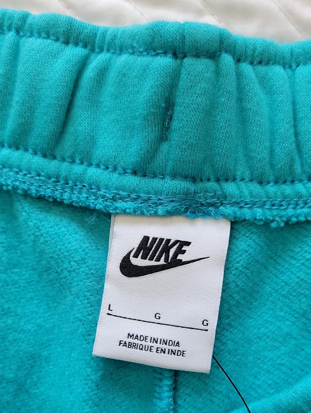Nike Women's Standard Fit Midrise Fleece Shorts With Pockets